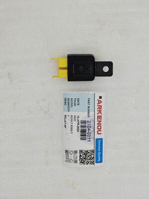 HYUNDAI Construction Machinery Relay Model R200-5 R220LC-5 R300LC-5 21E4-0011